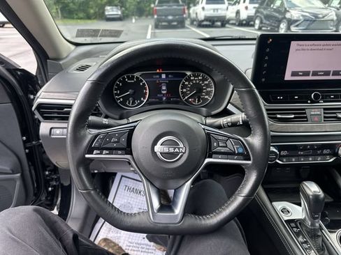 Used 2023 Nissan Altima 2.5 SL FWD image 13