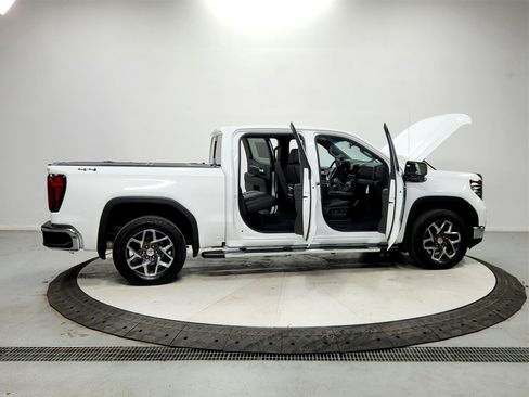 Used 2022 GMC Sierra 1500 SLT w/ SLT Premium Plus Package image 16