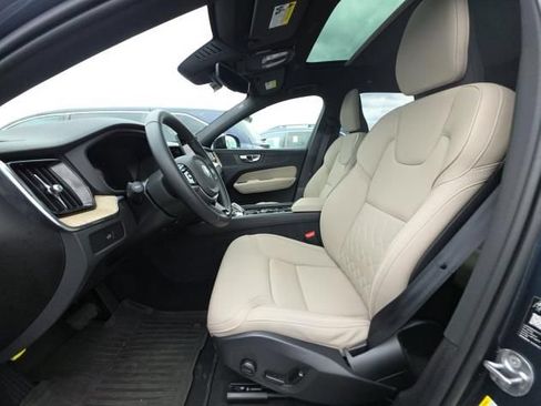 Used 2026 Volvo XC60 B5 Plus AWD/4WD image 9