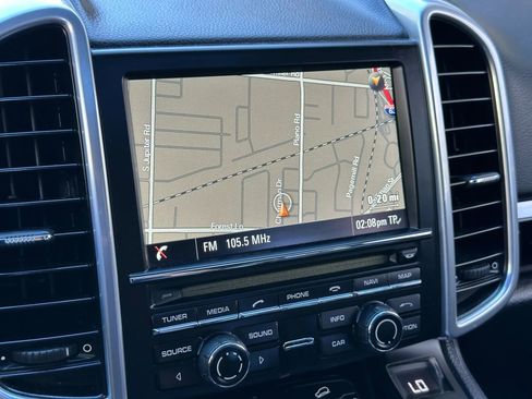 Used 2015 Porsche Cayenne S image 35