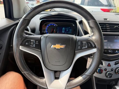 Used 2016 Chevrolet Trax LT w/ LT Convenience Package AWD/4WD image 16