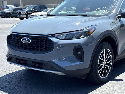 Used 2025 Ford Escape SE FWD image 28