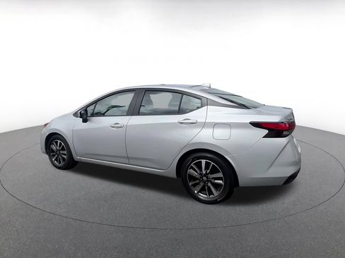 Used 2025 Nissan Versa SV FWD image 10