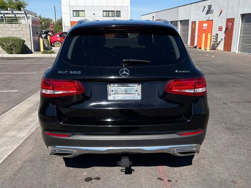 Used 2016 Mercedes-Benz GLC 300 4MATIC w/ Premium Package image 4