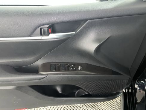 Used 2024 Toyota Camry SE image 13