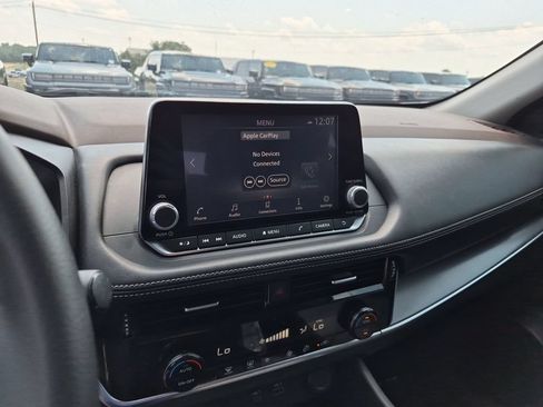 Used 2021 Nissan Rogue SV FWD image 26