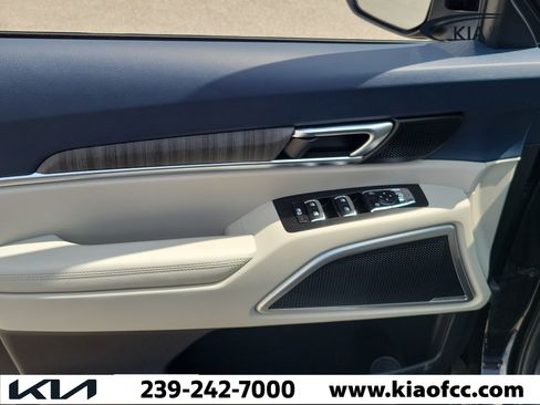 Certified 2025 Kia Telluride EX w/ EX Captain's Chair Package FWD image 24