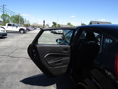 Used 2017 Ford Fiesta SE FWD image 17