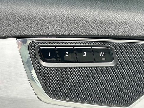Used 2016 Volvo XC90 T6 Momentum image 25
