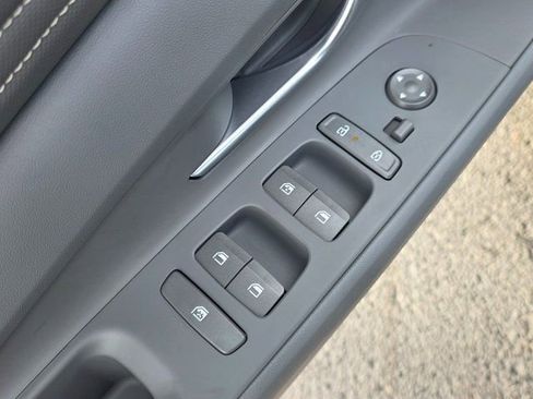 Certified 2025 Hyundai Elantra Sport image 16