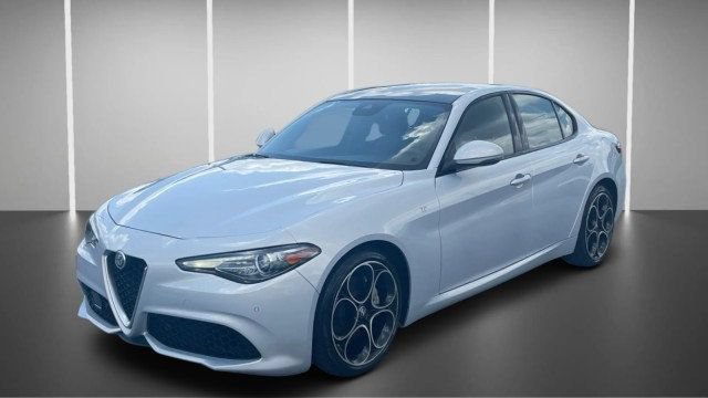 Used 2023 Alfa Romeo Giulia Ti w/ Active Assist Plus Package RWD image 13