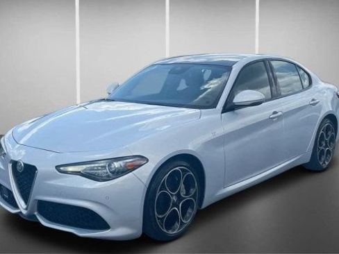 Used 2023 Alfa Romeo Giulia Ti w/ Active Assist Plus Package RWD image 13