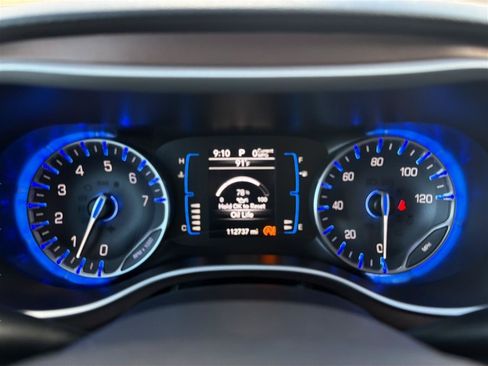 Used 2017 Chrysler Pacifica Touring FWD image 23