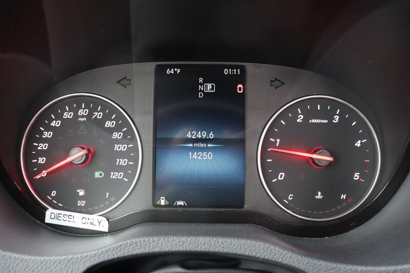Used 2024 Mercedes-Benz Sprinter 2500 image 8