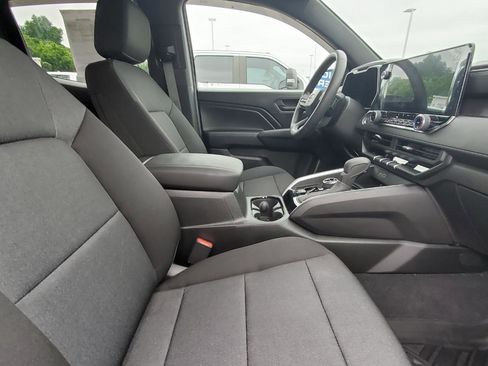 Used 2024 Chevrolet Colorado Trail Boss w/ Advanced Trailering Package AWD/4WD image 4