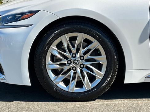 Used 2019 Lexus LS 500 w/ Interior Upgrade Package image 31