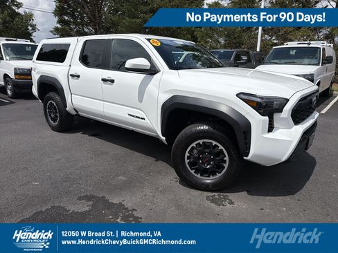 Used 2024 Toyota Tacoma TRD Off-Road AWD/4WD image 1