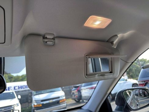 Used 2020 Toyota Highlander L AWD/4WD image 29
