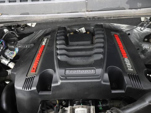Used 2019 Ford F150 Raptor w/ Equipment Group 802A Luxury AWD/4WD image 21