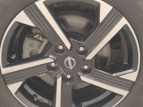 Used 2024 Nissan Sentra SV FWD image 31