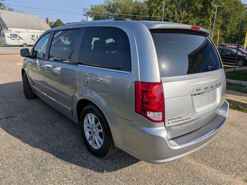 Used 2019 Dodge Grand Caravan SXT FWD image 4