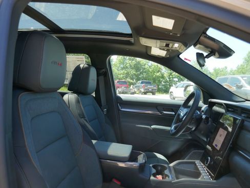 New 2026 GMC Terrain AT4 AWD/4WD image 11