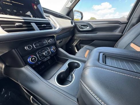 Used 2024 GMC Yukon AT4 w/ Technology Package AWD/4WD image 10