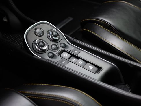 Used 2019 McLaren 570S Coupe image 24