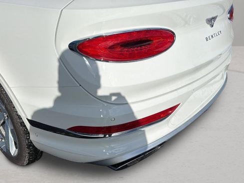 Used 2023 Bentley Bentayga Extended Wheelbase image 15