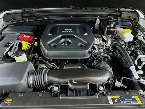 Used 2022 Jeep Wrangler Unlimited Sport image 32