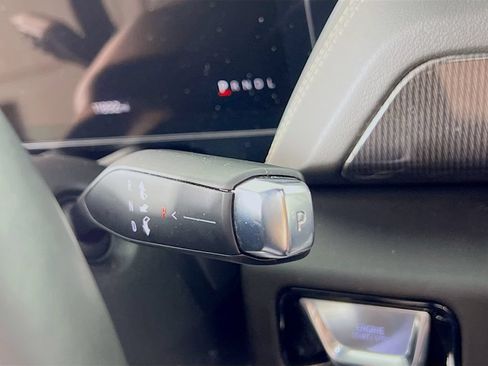 Certified 2025 GMC Yukon XL Elevation AWD/4WD image 16