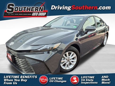 Used 2025 Toyota Camry Hybrid image 1