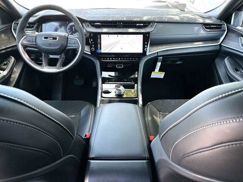 New 2026 Jeep Grand Cherokee Altitude AWD/4WD image 25