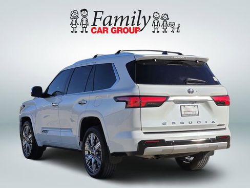 Used 2025 Toyota Sequoia Capstone image 3