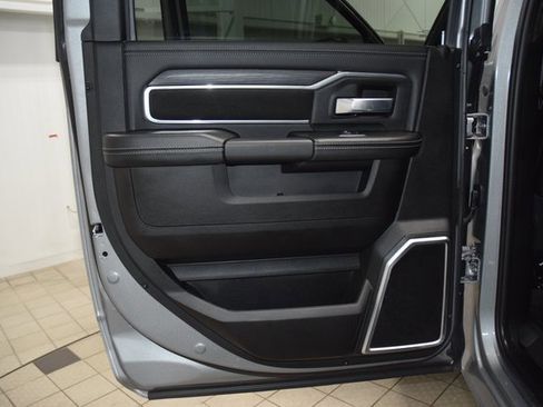 Used 2024 RAM 3500 Laramie w/ Night Edition image 40