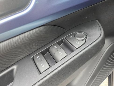 New 2026 Chevrolet Equinox EV LT w/ LPO, Blackout Package FWD image 9