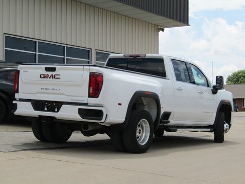 Used 2023 GMC Sierra 3500 Denali w/ Denali Ultimate Package AWD/4WD image 3