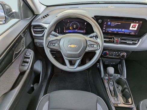 Used 2025 Chevrolet TrailBlazer LT image 16