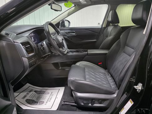 Used 2025 Nissan Rogue Platinum AWD/4WD image 9