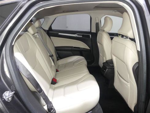 Used 2016 Ford Fusion Titanium FWD image 28