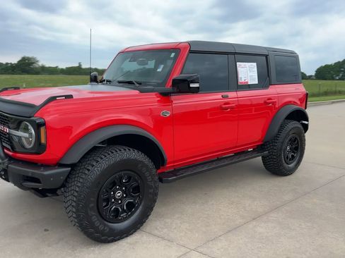 Used 2021 Ford Bronco 4-Door AWD/4WD image 3