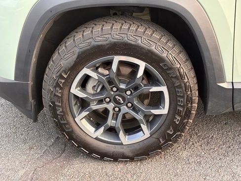 Used 2025 Chevrolet Equinox ACTIV w/ Safety and Technology Package AWD/4WD image 49