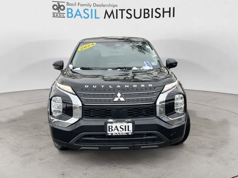 Used 2024 Mitsubishi Outlander ES image 8