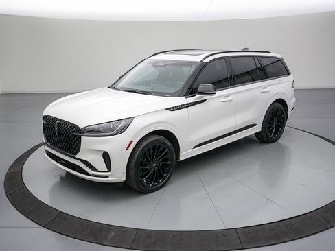Used 2025 Lincoln Aviator Reserve w/ Equipment Group 201A AWD/4WD image 8