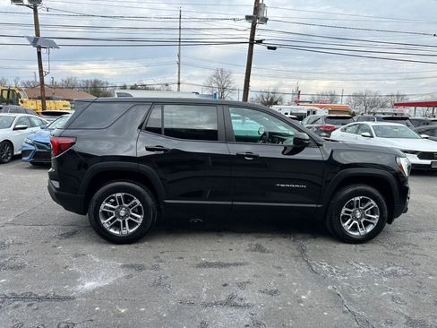 Used 2025 GMC Terrain Elevation image 8