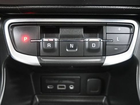 Used 2022 GMC Terrain SLT w/ Infotainment Package II FWD image 32
