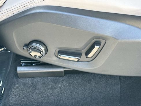Certified 2026 Volvo XC90 B6 Ultra w/ Protection Package image 18