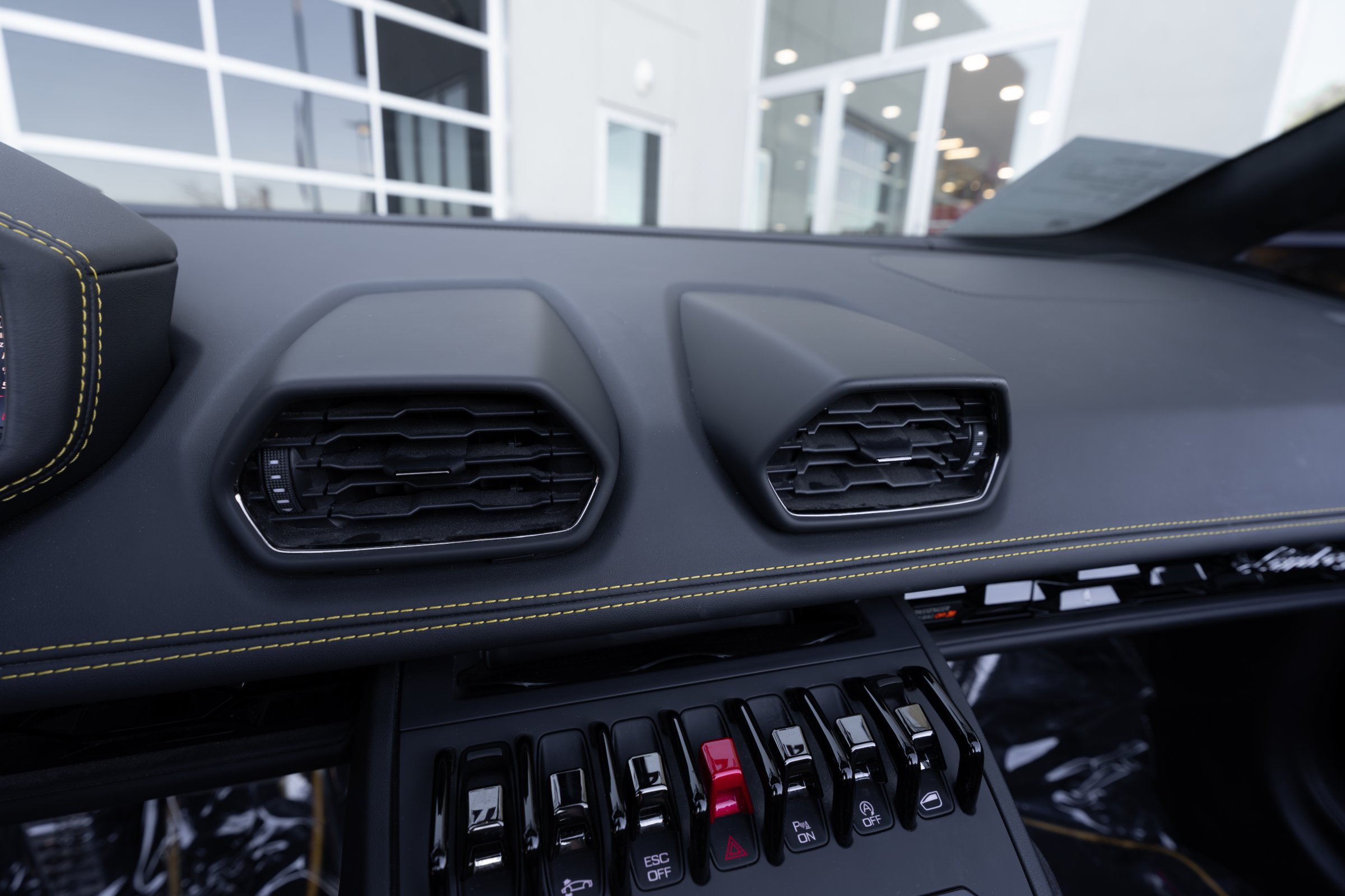 Used 2023 Lamborghini Huracan EVO RWD image 42