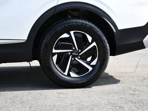 Used 2023 Kia Sportage LX AWD/4WD image 10
