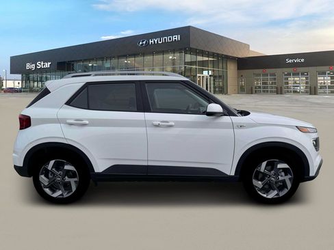 New 2026 Hyundai Venue SEL image 9